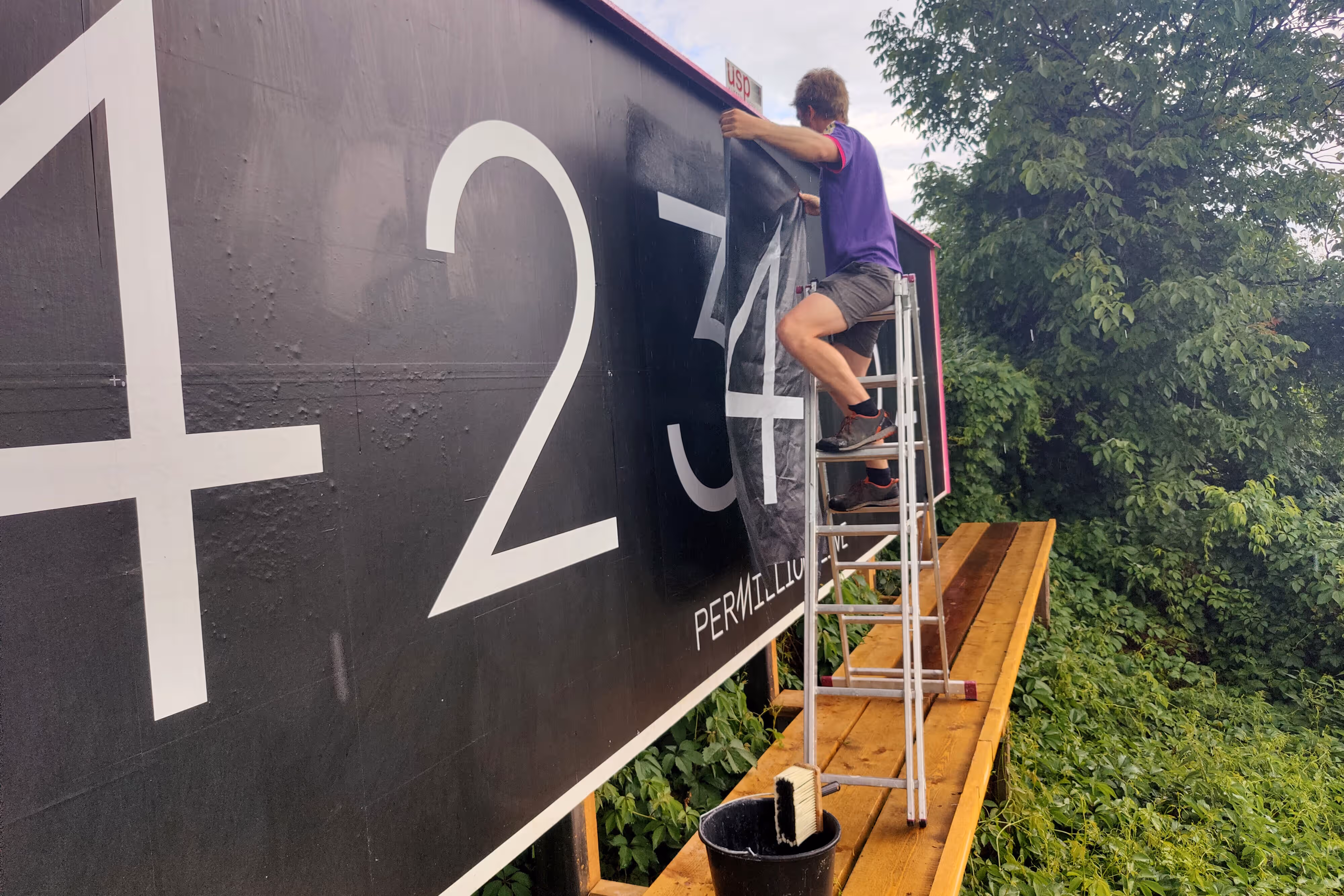 Permillion.live billboard update performance at FMR Festival Linz, June 2023, Photo: Jakob Dietrich