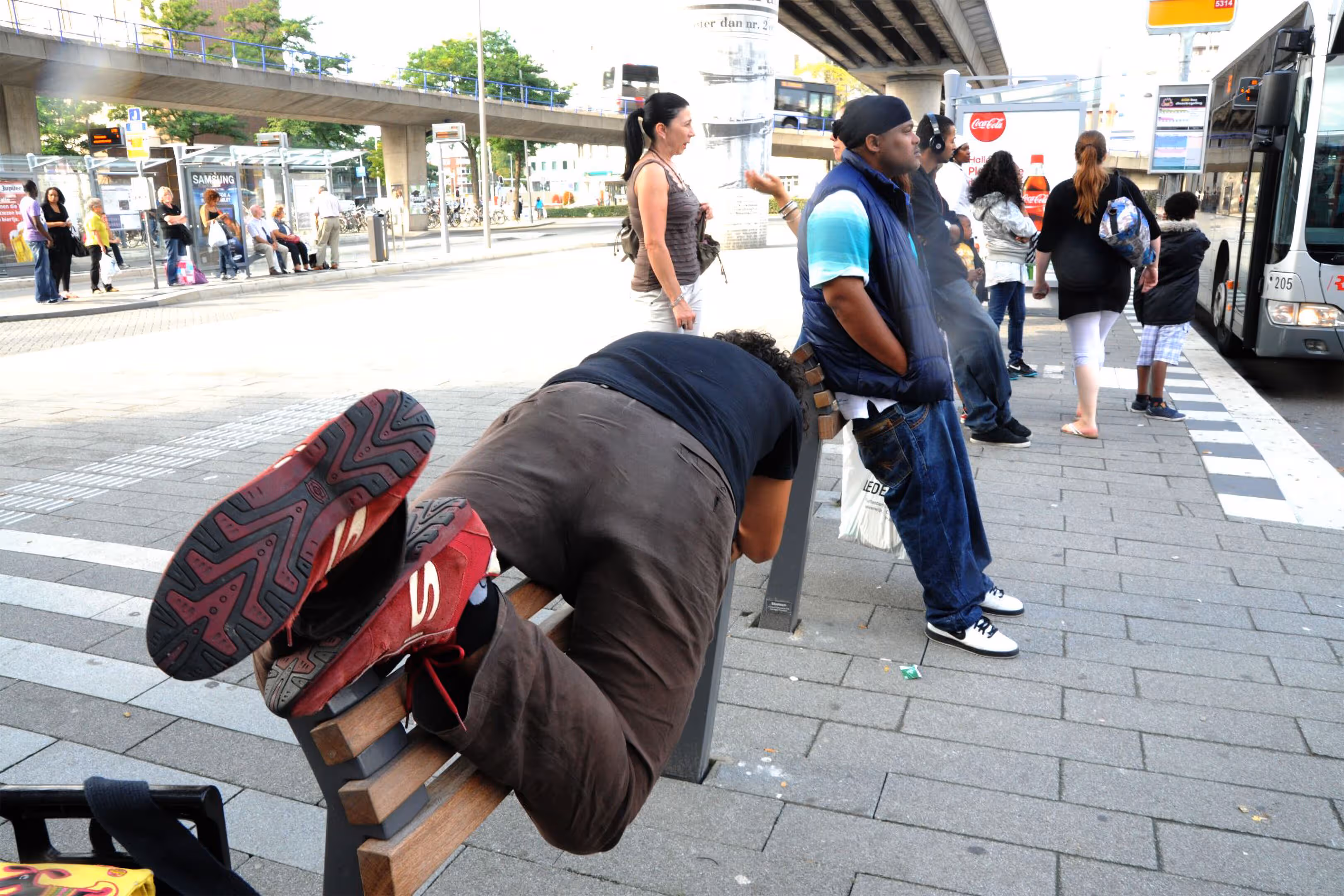 Re-enactment of fakir's rest in Rotterdam (Original by Gilles Paté)